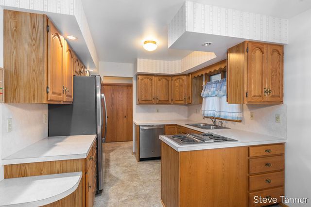 611 S Baldwin Street, Greenville, MI 48838