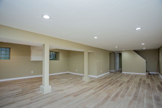 7521 S Champlain Avenue, Chicago, IL 60619