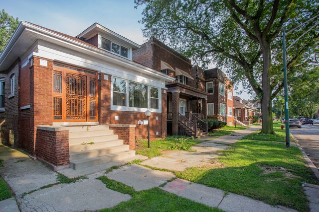 7521 S Champlain Avenue, Chicago, IL 60619