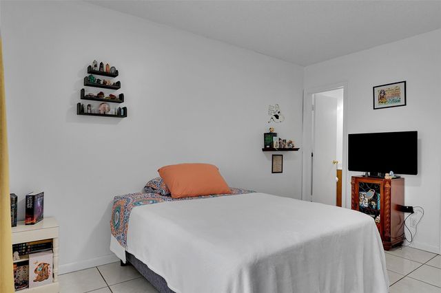 330 S Cypress Rd 610, Pompano Beach, FL 33060