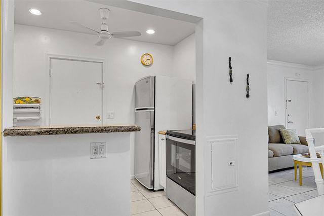 330 S Cypress Rd 610, Pompano Beach, FL 33060