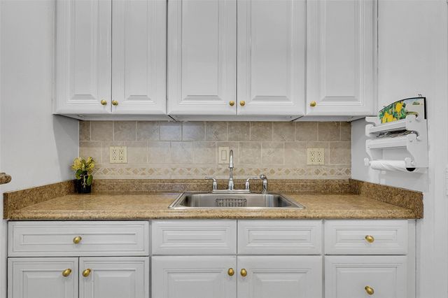 330 S Cypress Rd 610, Pompano Beach, FL 33060
