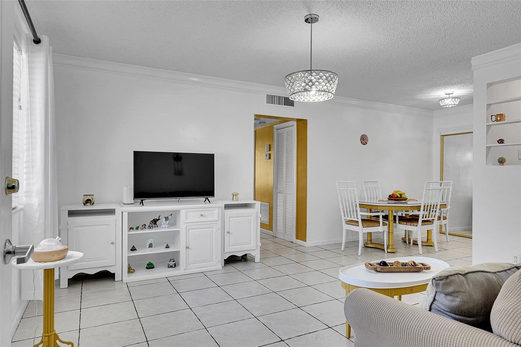 330 S Cypress Rd 610, Pompano Beach, FL 33060