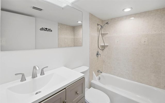 701 STRATHMORE DRIVE, Orlando, FL 32803