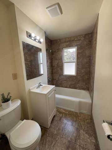 6634 W Carmen AVENUE, Milwaukee, WI 53218