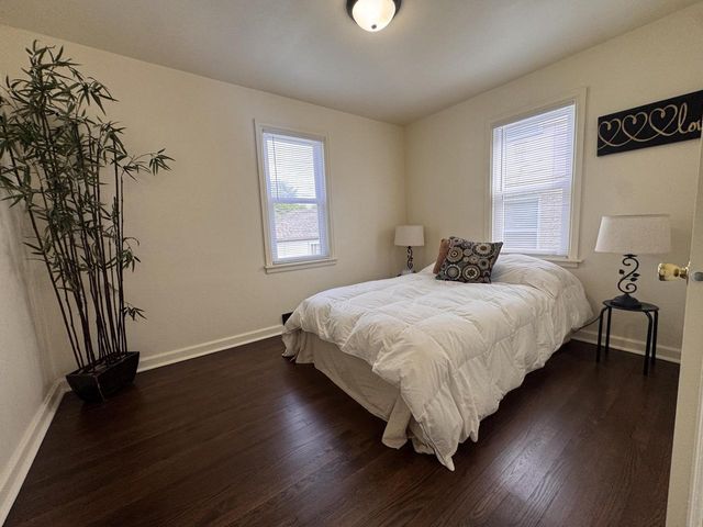 6634 W Carmen AVENUE, Milwaukee, WI 53218