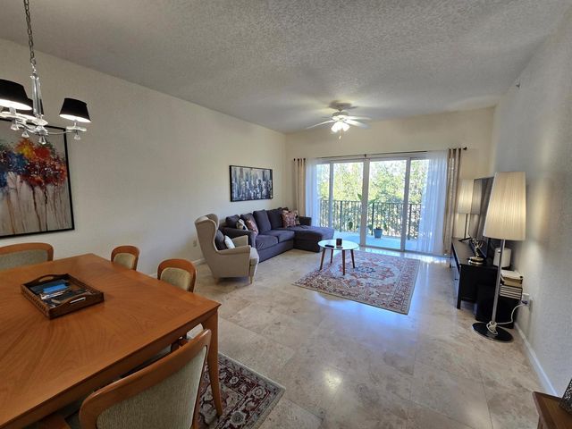 1640 Presidential Way 403, West Palm Beach, FL 33401