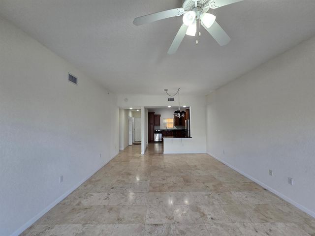 1640 Presidential Way 403, West Palm Beach, FL 33401