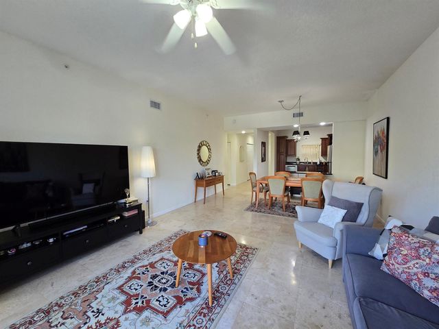 1640 Presidential Way 403, West Palm Beach, FL 33401