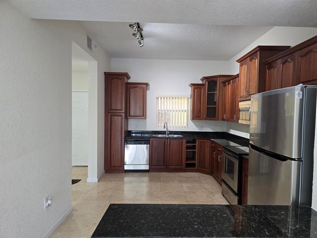 1640 Presidential Way 403, West Palm Beach, FL 33401