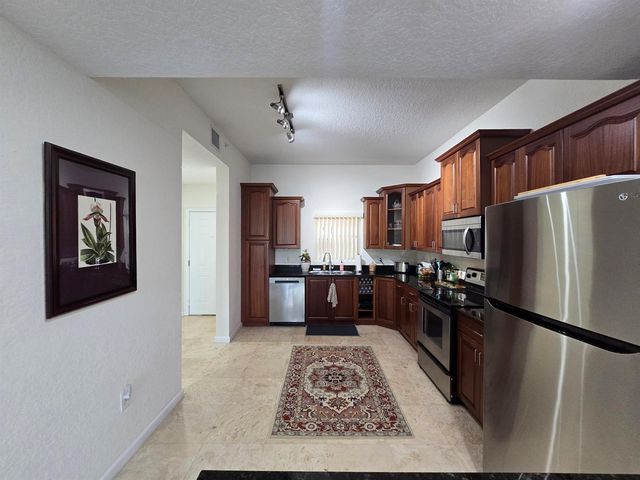 1640 Presidential Way 403, West Palm Beach, FL 33401