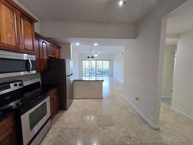 1640 Presidential Way 403, West Palm Beach, FL 33401