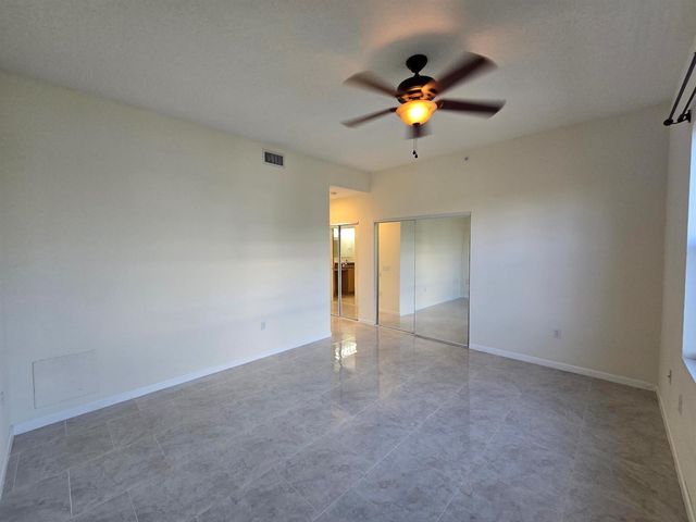 1640 Presidential Way 403, West Palm Beach, FL 33401