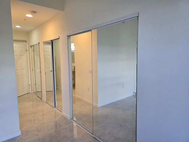 1640 Presidential Way 403, West Palm Beach, FL 33401