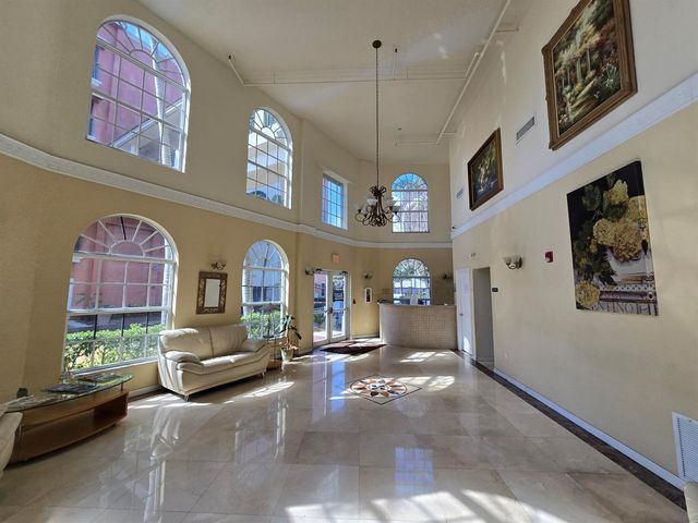 1640 Presidential Way 403, West Palm Beach, FL 33401