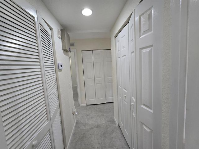 1640 Presidential Way 403, West Palm Beach, FL 33401