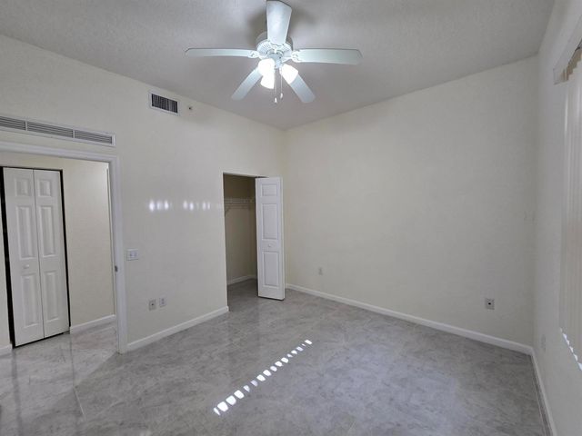 1640 Presidential Way 403, West Palm Beach, FL 33401