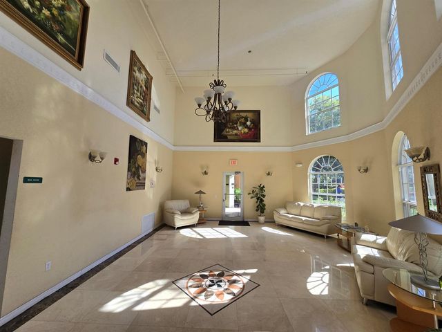 1640 Presidential Way 403, West Palm Beach, FL 33401