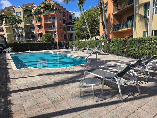1640 Presidential Way 403, West Palm Beach, FL 33401
