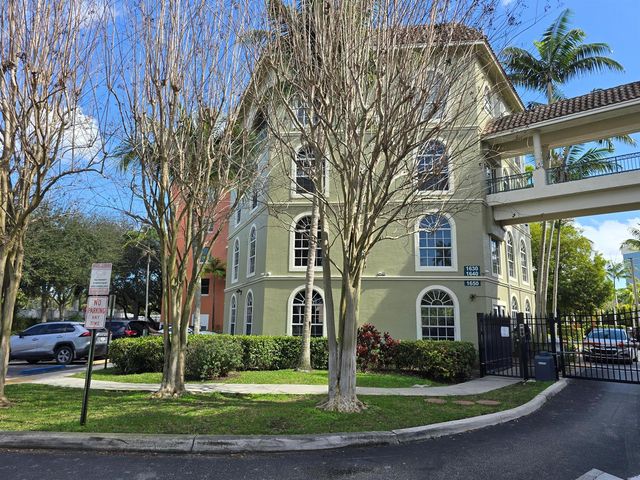 1640 Presidential Way 403, West Palm Beach, FL 33401