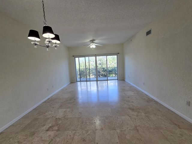 1640 Presidential Way 403, West Palm Beach, FL 33401