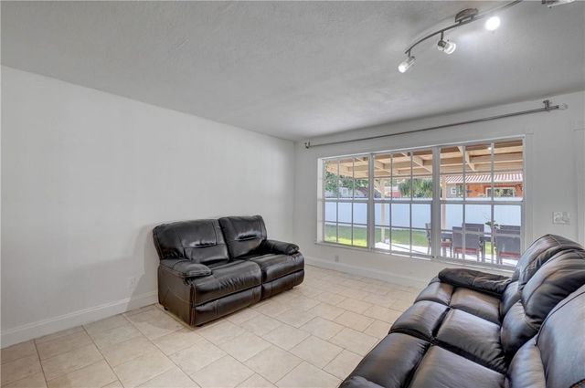 4186 SW 48th Court, Fort Lauderdale, FL 33314