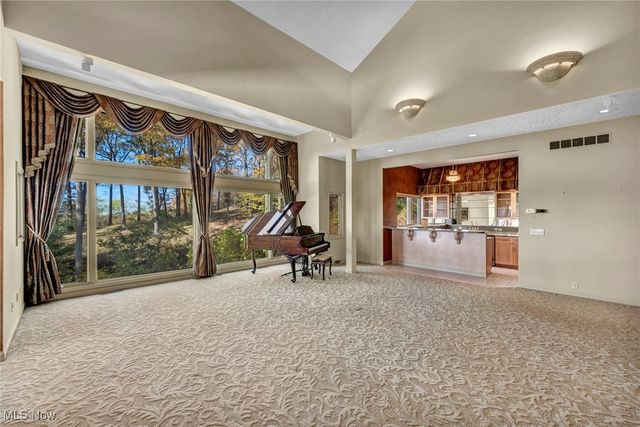 4670 Figgie Drive, Willoughby, OH 44094