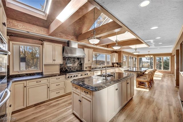 4670 Figgie Drive, Willoughby, OH 44094