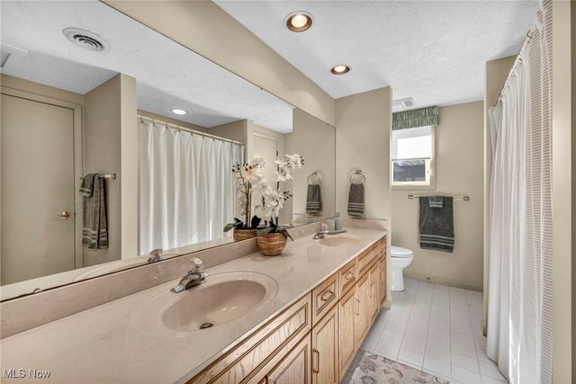 4670 Figgie Drive, Willoughby, OH 44094