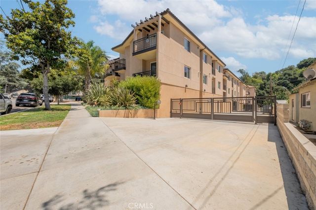 1941 Waltonia Drive 300, Montrose, CA 91020