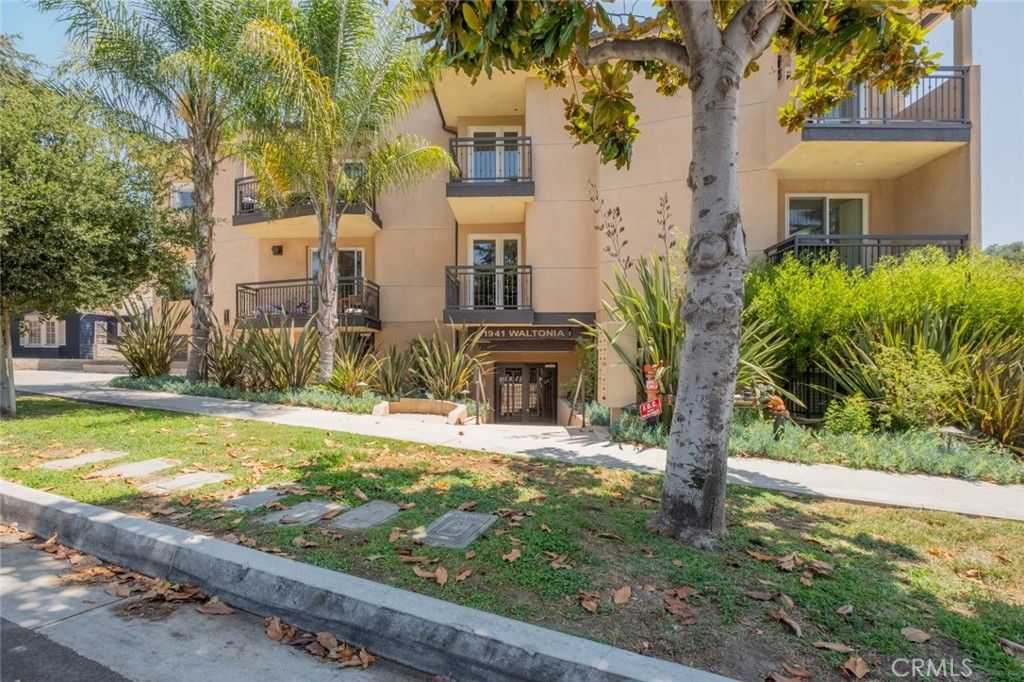 1941 Waltonia Drive 300, Montrose, CA 91020