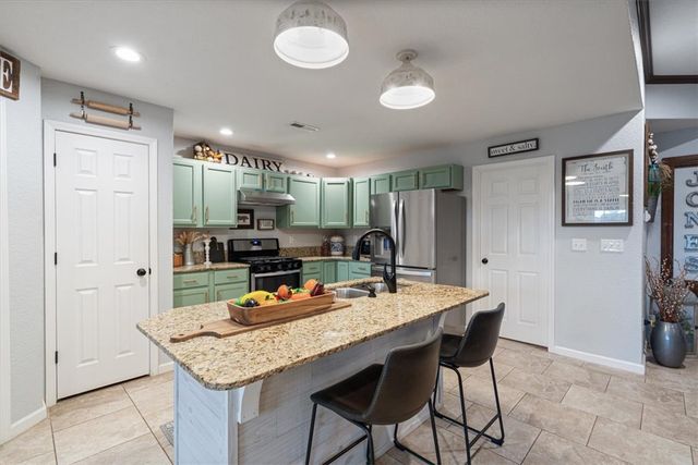 1523 William Court, Siloam Springs, AR 72761