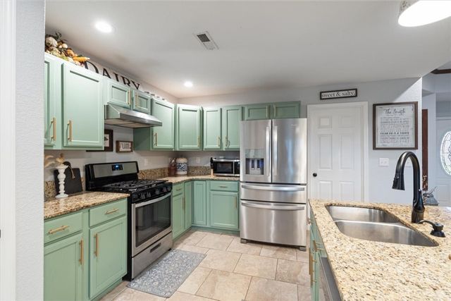 1523 William Court, Siloam Springs, AR 72761