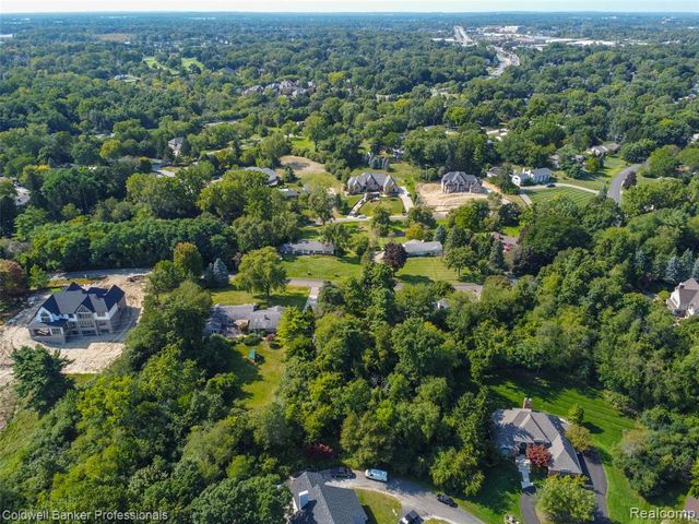 3260 Chickering Lane, Bloomfield Hills, MI 48302