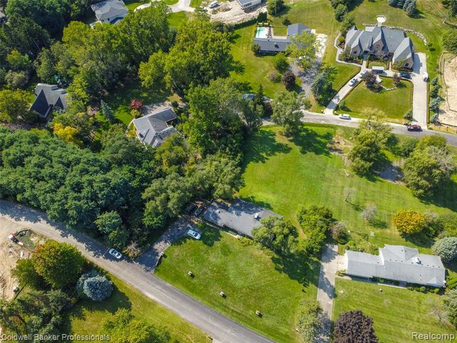 3260 Chickering Lane, Bloomfield Hills, MI 48302