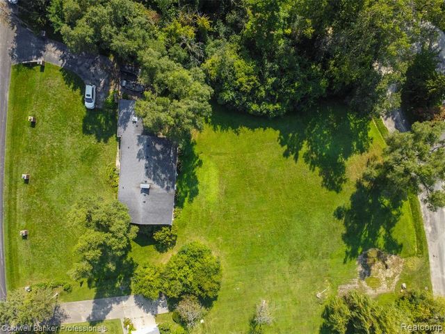 3260 Chickering Lane, Bloomfield Hills, MI 48302