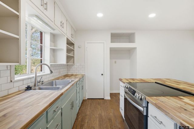 2200 Airline Drive, Tyler, TX 75701