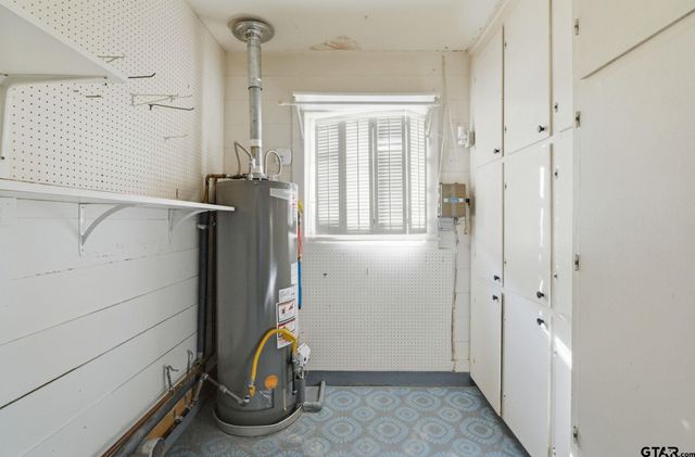 2200 Airline Drive, Tyler, TX 75701