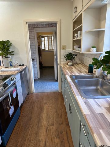 2200 Airline Drive, Tyler, TX 75701