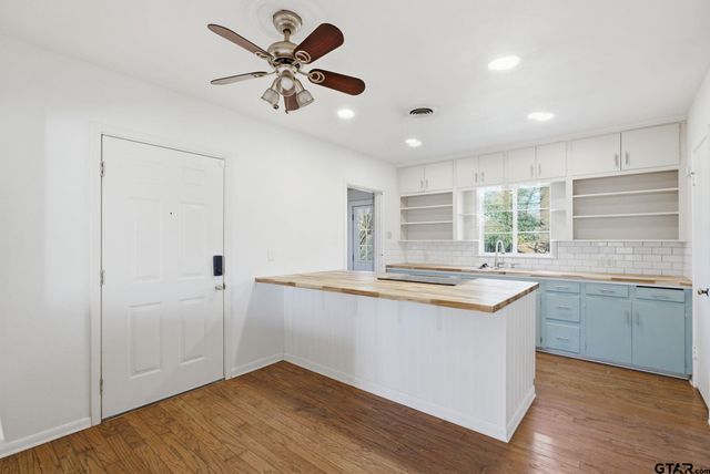 2200 Airline Drive, Tyler, TX 75701