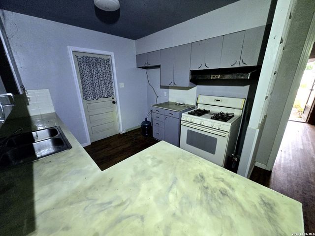 209 WINN AVE, Universal City, TX 78148