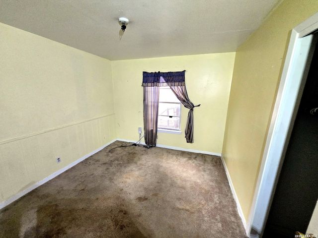 209 WINN AVE, Universal City, TX 78148