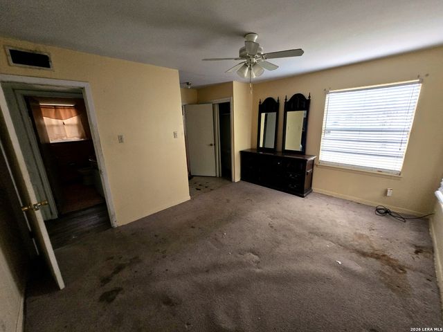 209 WINN AVE, Universal City, TX 78148