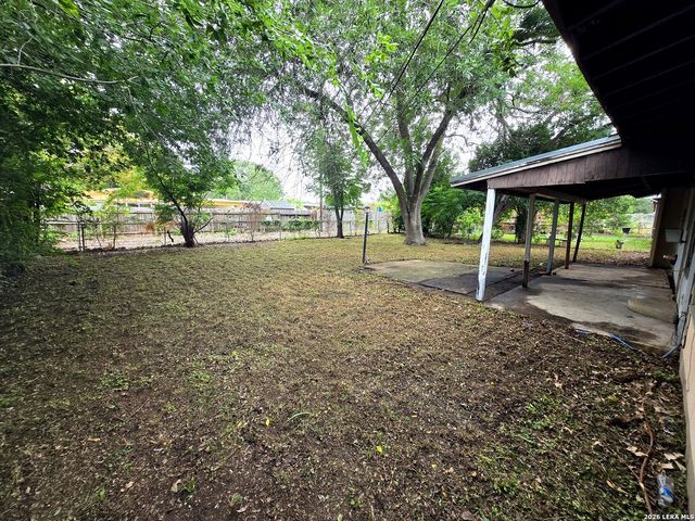 209 WINN AVE, Universal City, TX 78148