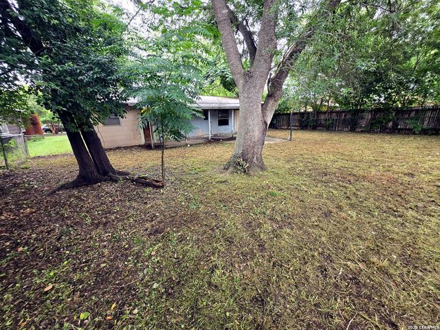 209 WINN AVE, Universal City, TX 78148