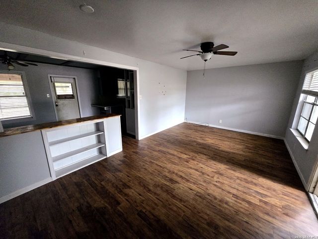 209 WINN AVE, Universal City, TX 78148