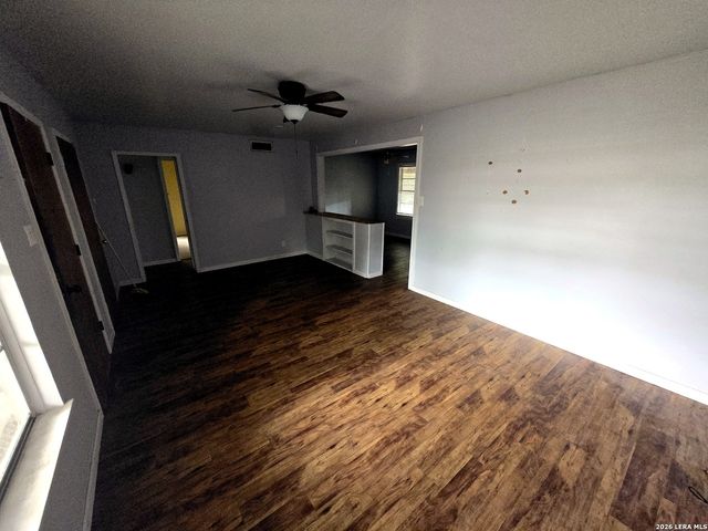 209 WINN AVE, Universal City, TX 78148