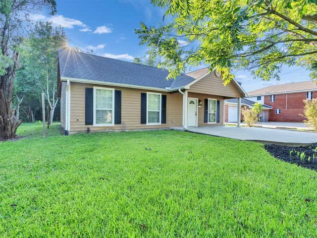 326 S Bell Drive, Texas City, TX 77591