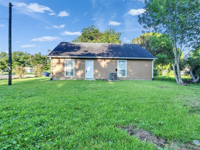 326 S Bell Drive, Texas City, TX 77591