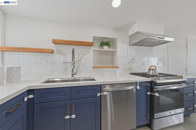 35760 Haley St, Newark, CA 94560